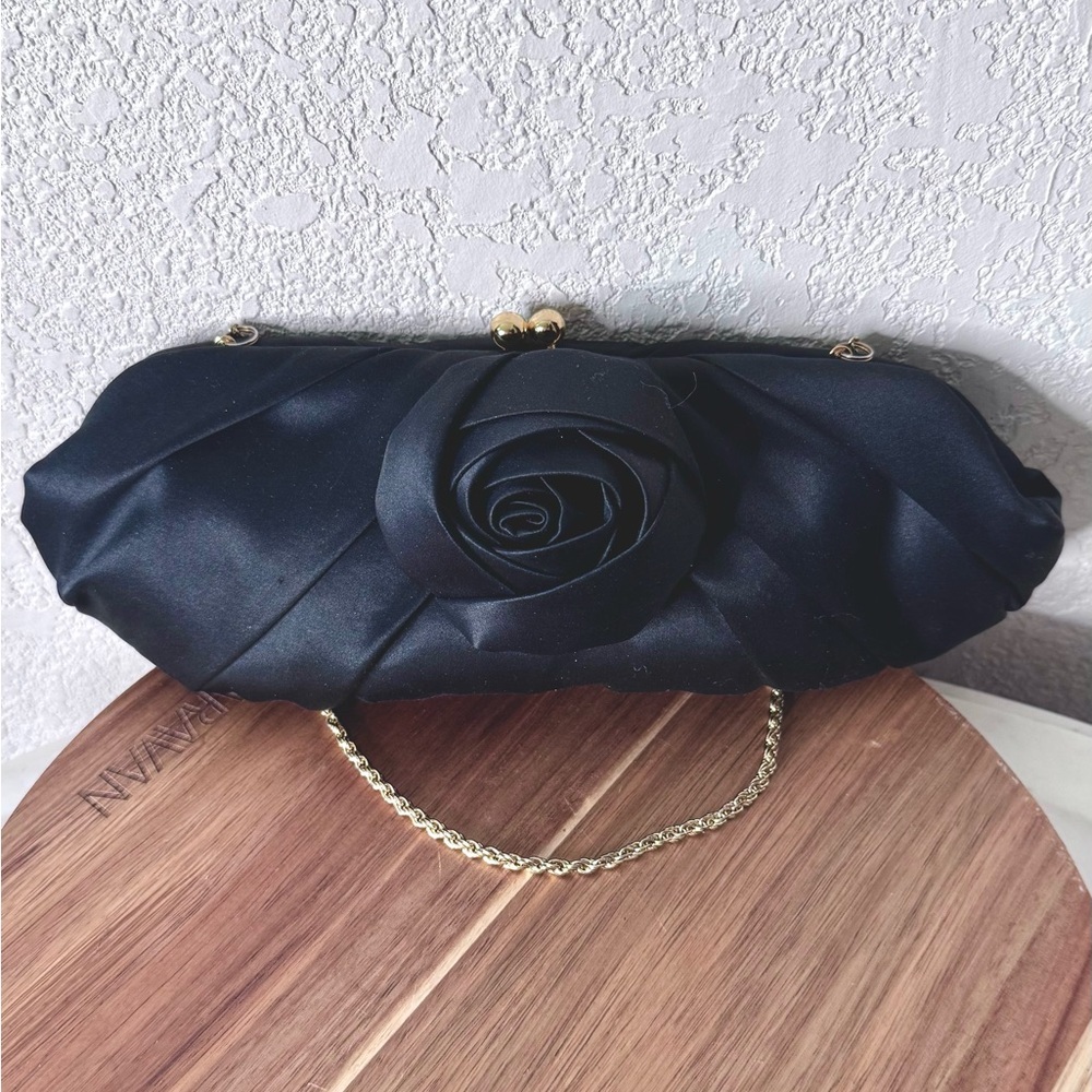 VINTAGE NWOT FRANCHI BLACK  HIGH QUALITY SATIN EVENING BAG PURSE CLUTCH & ROSE